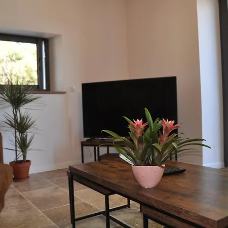 בית נופש La Maison Du Pouget Fénols